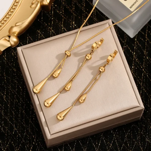 TEARDROP SET