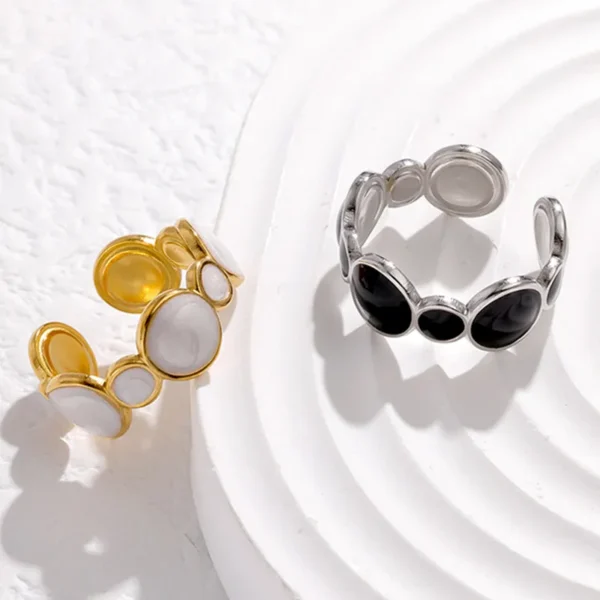 WHITE ENAMEL CIRCLES RING - Image 2