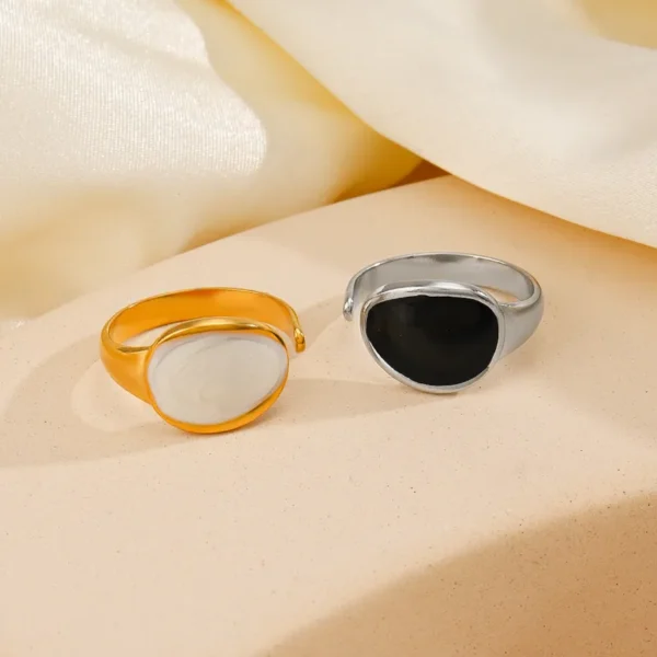 WHITE ENAMEL RING - Image 3