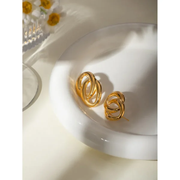 O-TYPE GOLD EARRING - Image 4