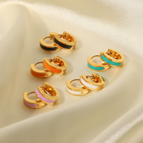 CLASSIC CIRCLE BLACK EARRING - Image 3