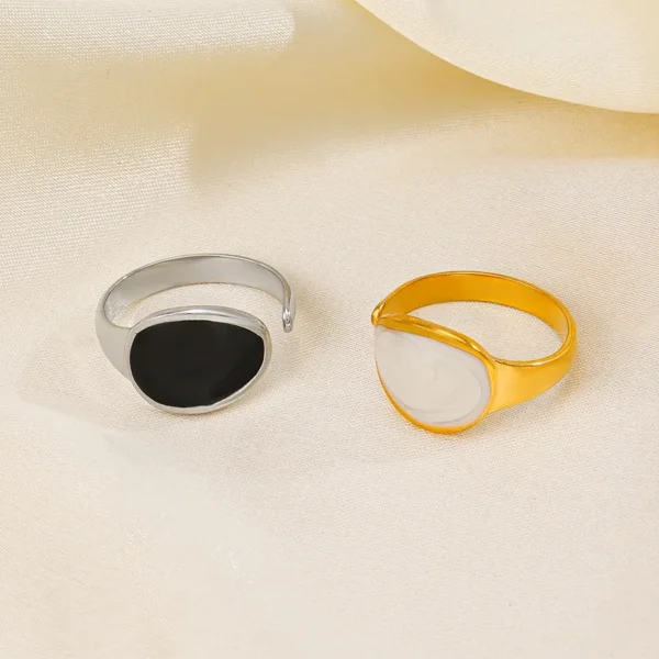 WHITE ENAMEL RING - Image 4