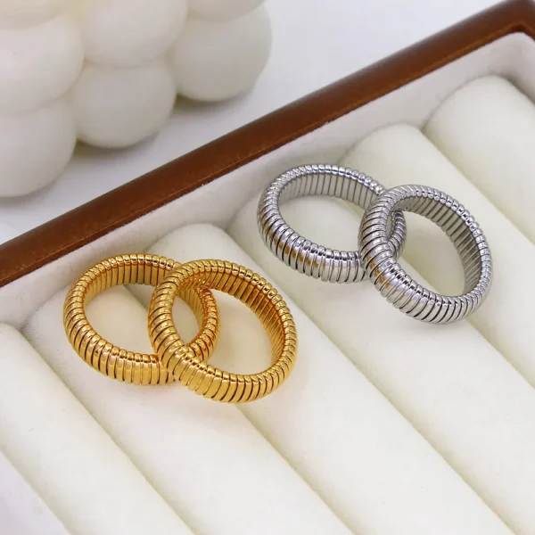 GEOMETRIC GOLD RING - Image 6