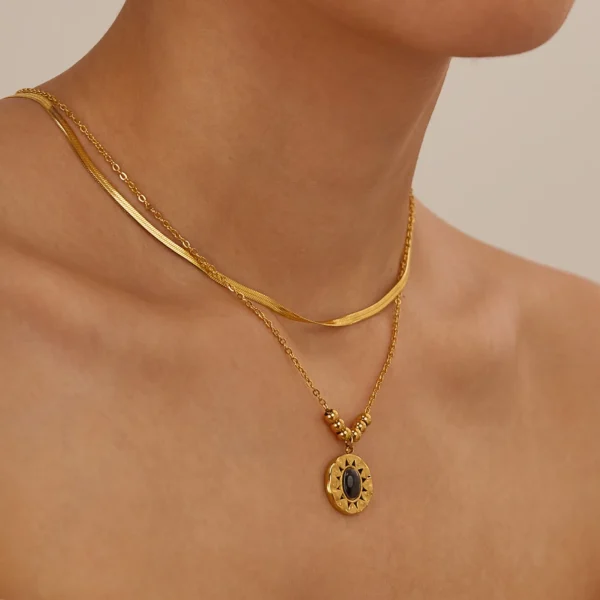 BLACK STONE CHARM NECKLACE - Image 2