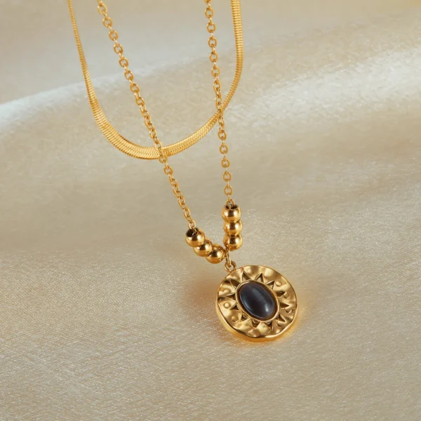 BLACK STONE CHARM NECKLACE