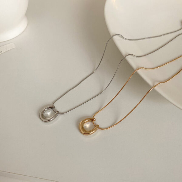U-SHAPED NECKLACE - Image 4