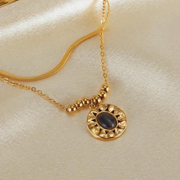 BLACK STONE CHARM NECKLACE - Image 3