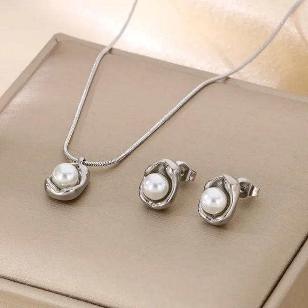 SAYLOR PEARL SILVER SET