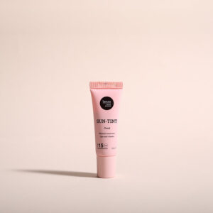 Laouta Sun Tint Coral Αντηλιακό, ενυδατικό και θρεπτικό balm SPF15 10ml